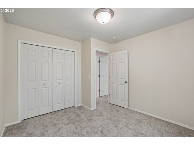 1381 Ne KINNEY St, Hillsboro, OR 97124