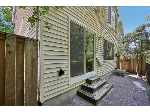 1381 Ne KINNEY St, Hillsboro, OR 97124