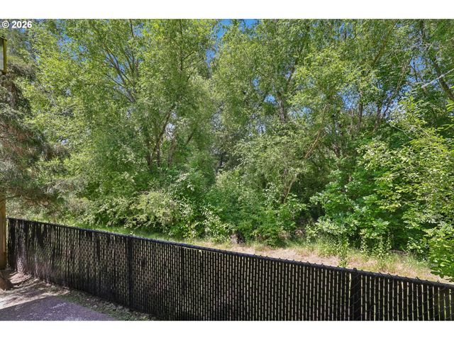 1381 Ne KINNEY St, Hillsboro, OR 97124