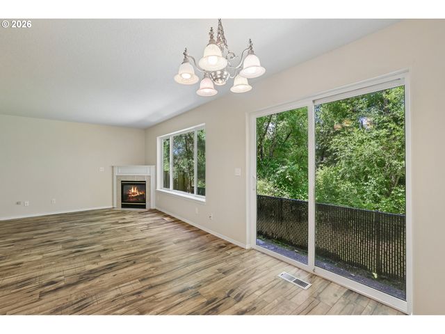 1381 Ne KINNEY St, Hillsboro, OR 97124