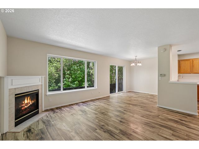 1381 Ne KINNEY St, Hillsboro, OR 97124
