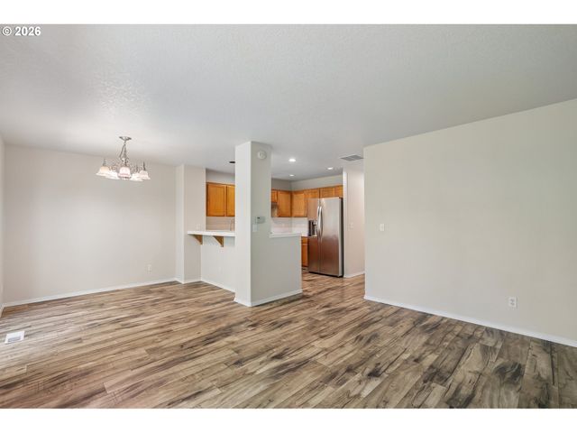 1381 Ne KINNEY St, Hillsboro, OR 97124