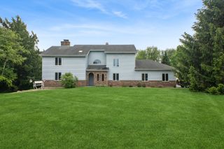 40W923 MULHERN Road, Elburn, IL 60119