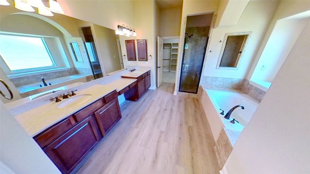 4504 Woodcrest Lane, Mansfield, TX 76063