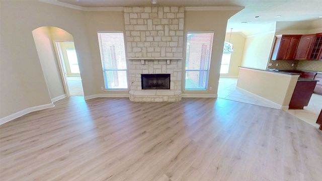 4504 Woodcrest Lane, Mansfield, TX 76063