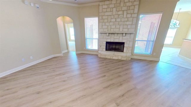 4504 Woodcrest Lane, Mansfield, TX 76063
