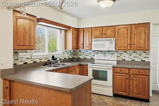23069 Haynes Street, Farmington Hills, MI 48336