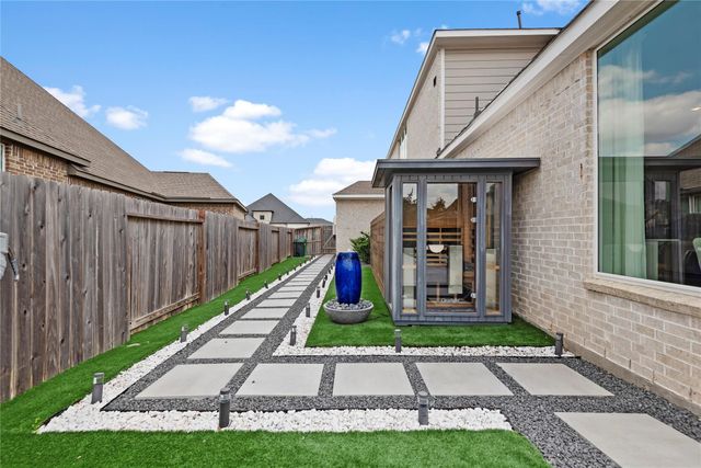 25007 Heather Glade Trail, Tomball, TX 77375