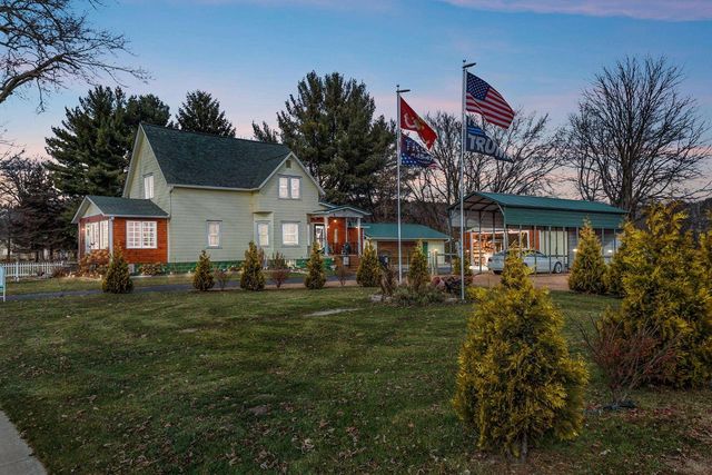 602 W Main Street, Wautoma, WI 54982