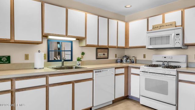 426 Deuce Drive, Wall, NJ 07719