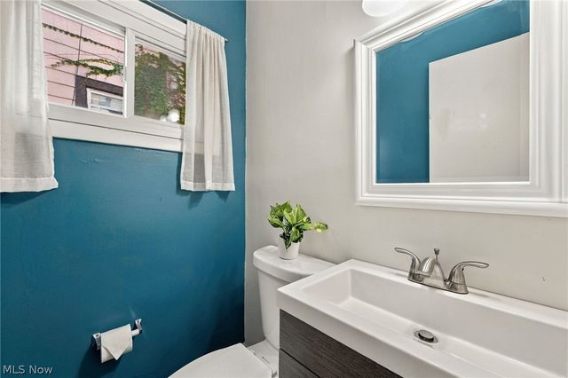 1155 Oxford Road, Cleveland Heights, OH 44121