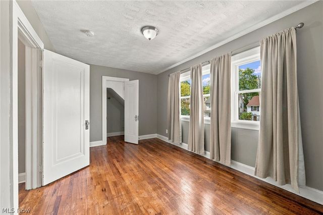 1155 Oxford Road, Cleveland Heights, OH 44121