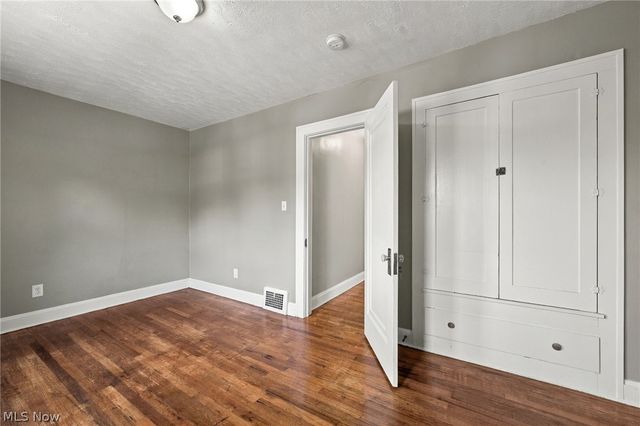 1155 Oxford Road, Cleveland Heights, OH 44121