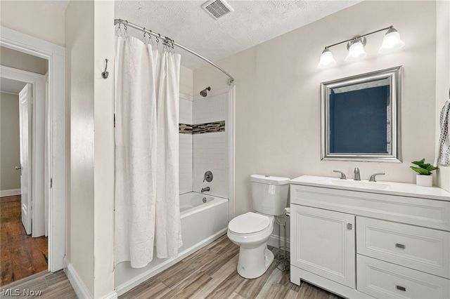 1155 Oxford Road, Cleveland Heights, OH 44121