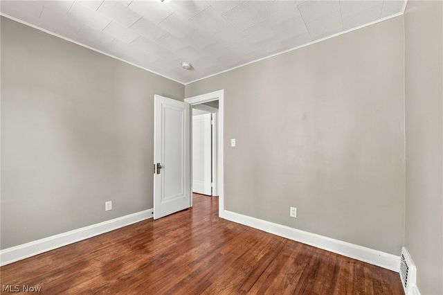 1155 Oxford Road, Cleveland Heights, OH 44121