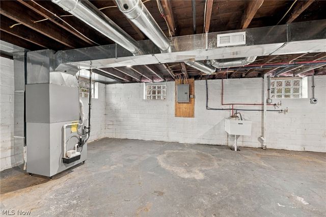 1155 Oxford Road, Cleveland Heights, OH 44121