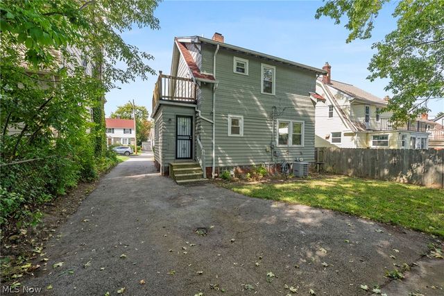 1155 Oxford Road, Cleveland Heights, OH 44121