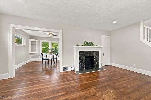 1155 Oxford Road, Cleveland Heights, OH 44121