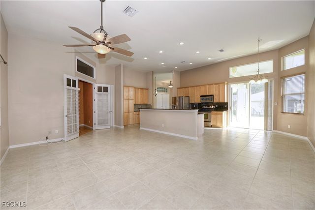 522 SE 13th ST, Cape Coral, FL 33990