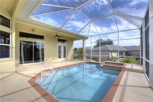 522 SE 13th ST, Cape Coral, FL 33990