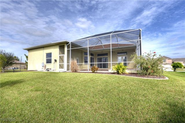 522 SE 13th ST, Cape Coral, FL 33990