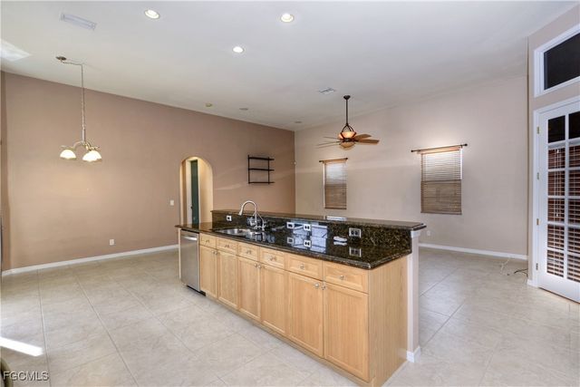 522 SE 13th ST, Cape Coral, FL 33990