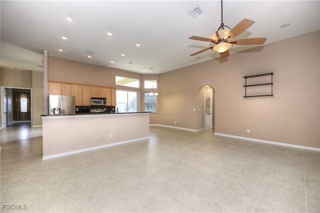 522 SE 13th ST, Cape Coral, FL 33990