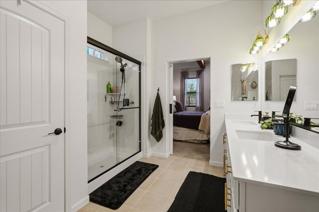 668 Rock Crest Avenue, Madera, CA 93636