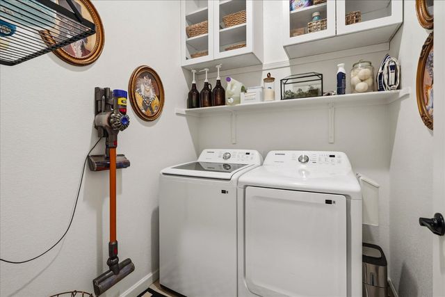 668 Rock Crest Avenue, Madera, CA 93636