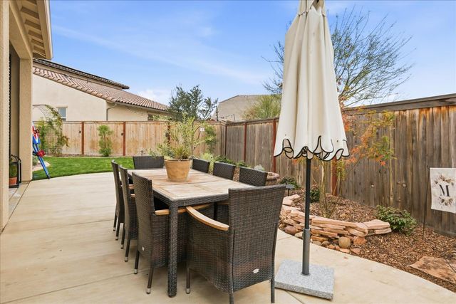 668 Rock Crest Avenue, Madera, CA 93636