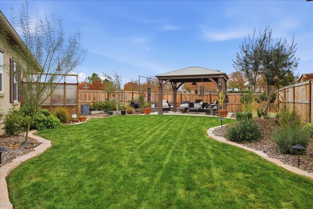 668 Rock Crest Avenue, Madera, CA 93636