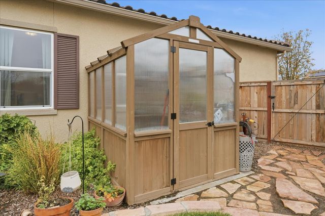 668 Rock Crest Avenue, Madera, CA 93636