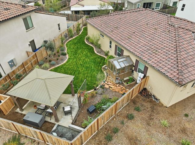 668 Rock Crest Avenue, Madera, CA 93636