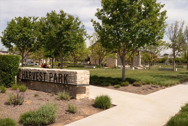 668 Rock Crest Avenue, Madera, CA 93636