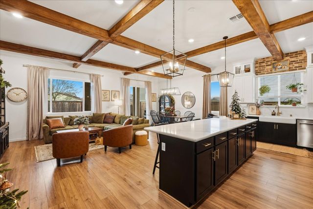 668 Rock Crest Avenue, Madera, CA 93636