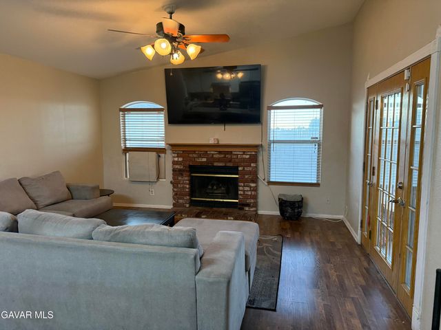 1705 Lightcap Street, Lancaster, CA 93535