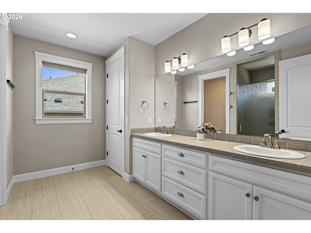 11900 Ne 58TH Ave, Vancouver, WA 98686