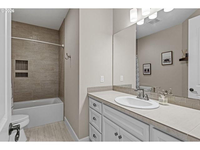 11900 Ne 58TH Ave, Vancouver, WA 98686