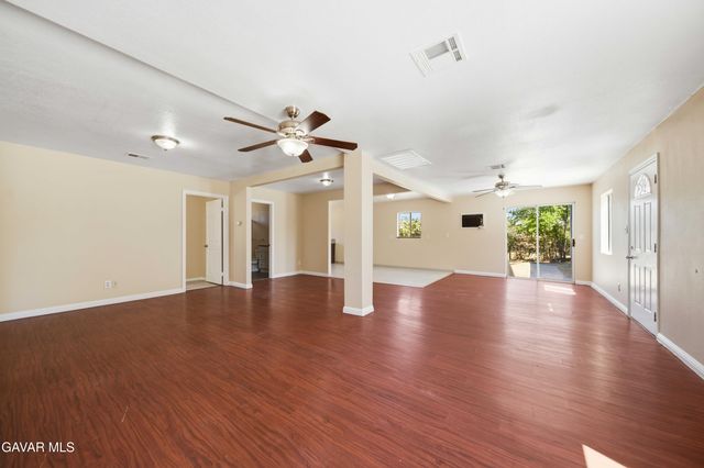 12537 E Avenue V-12, Pearblossom, CA 93553