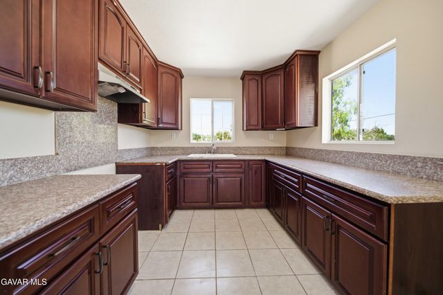 12537 E Avenue V-12, Pearblossom, CA 93553