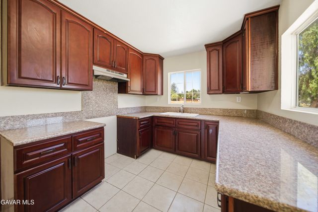 12537 E Avenue V-12, Pearblossom, CA 93553