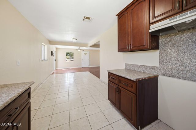12537 E Avenue V-12, Pearblossom, CA 93553