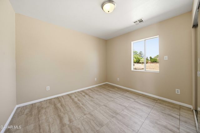 12537 E Avenue V-12, Pearblossom, CA 93553