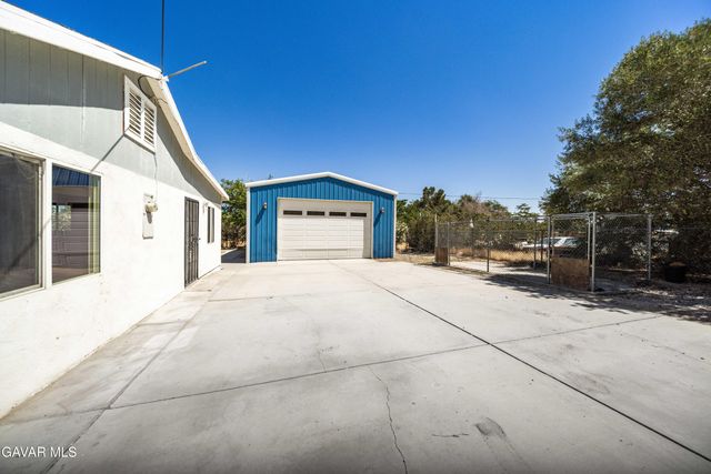 12537 E Avenue V-12, Pearblossom, CA 93553
