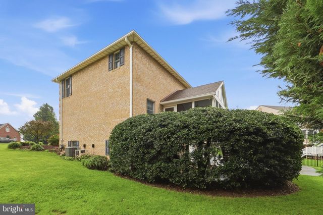 19211 OLDE WATERFORD RD, Hagerstown, MD 21742