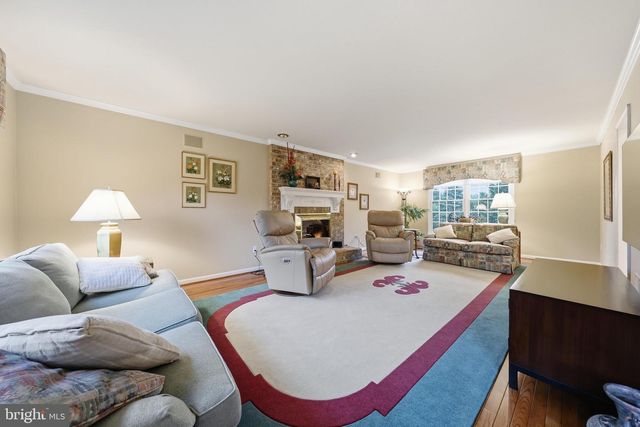 19211 OLDE WATERFORD RD, Hagerstown, MD 21742