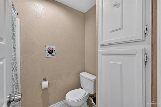 2132 W Jonquil Avenue W, Mcallen, TX 78501