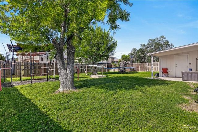 2132 W Jonquil Avenue W, Mcallen, TX 78501