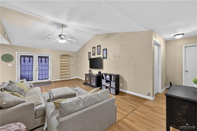 2132 W Jonquil Avenue W, Mcallen, TX 78501