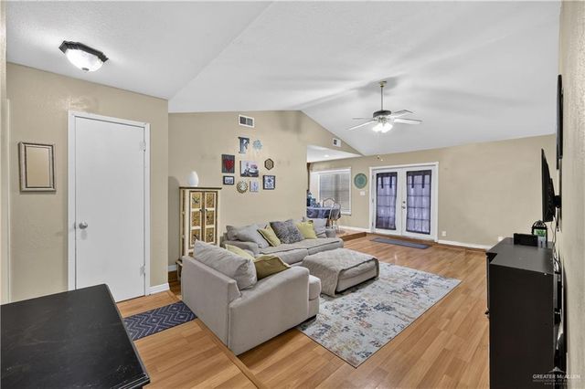 2132 W Jonquil Avenue W, Mcallen, TX 78501